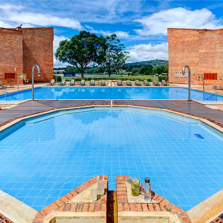 Estelar Paipa Hotel Spa & Y Centro De Convenciones 외부 사진 The swimming pool at the hotel