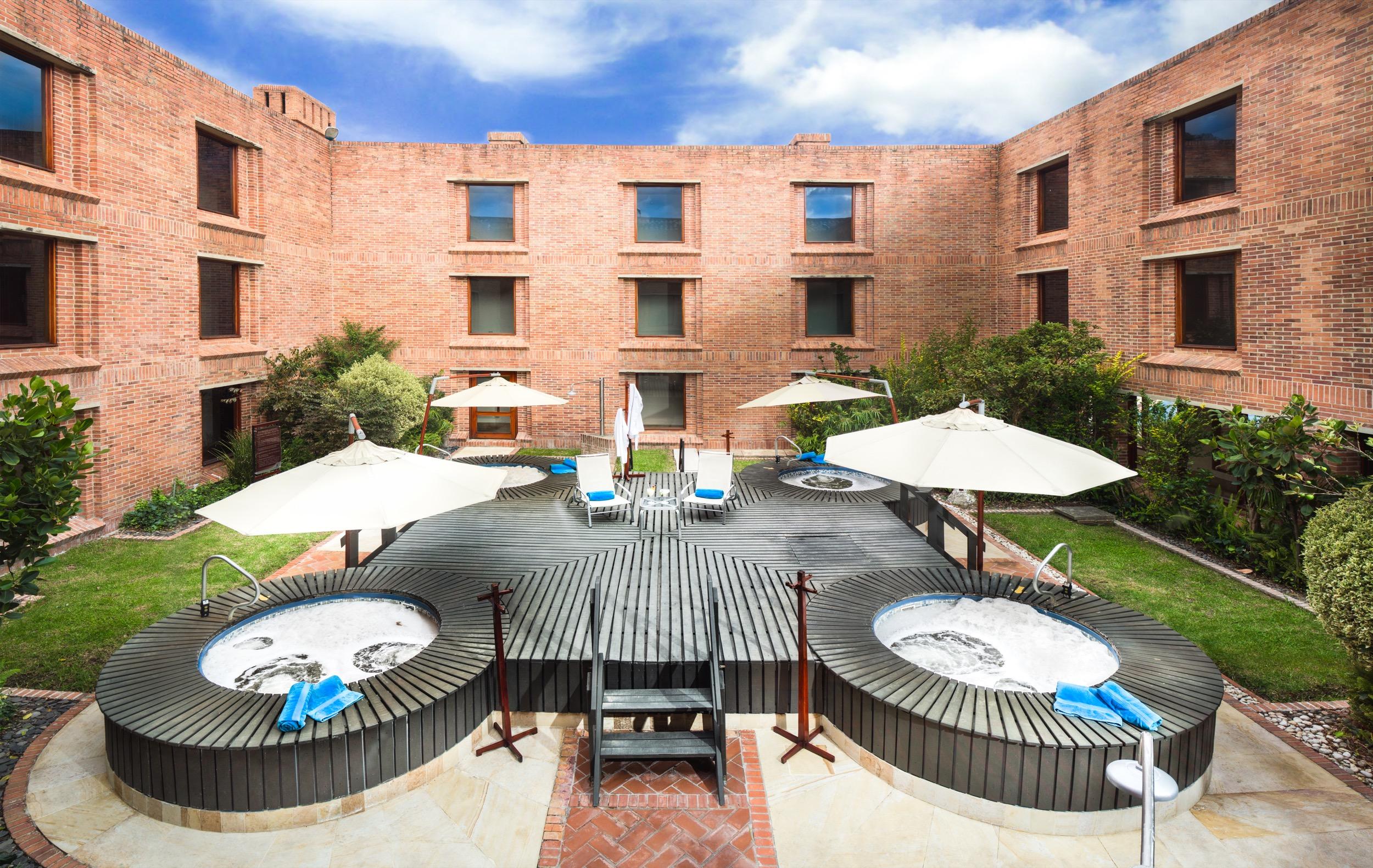 Estelar Paipa Hotel Spa & Y Centro De Convenciones 외부 사진 The hotel's courtyard