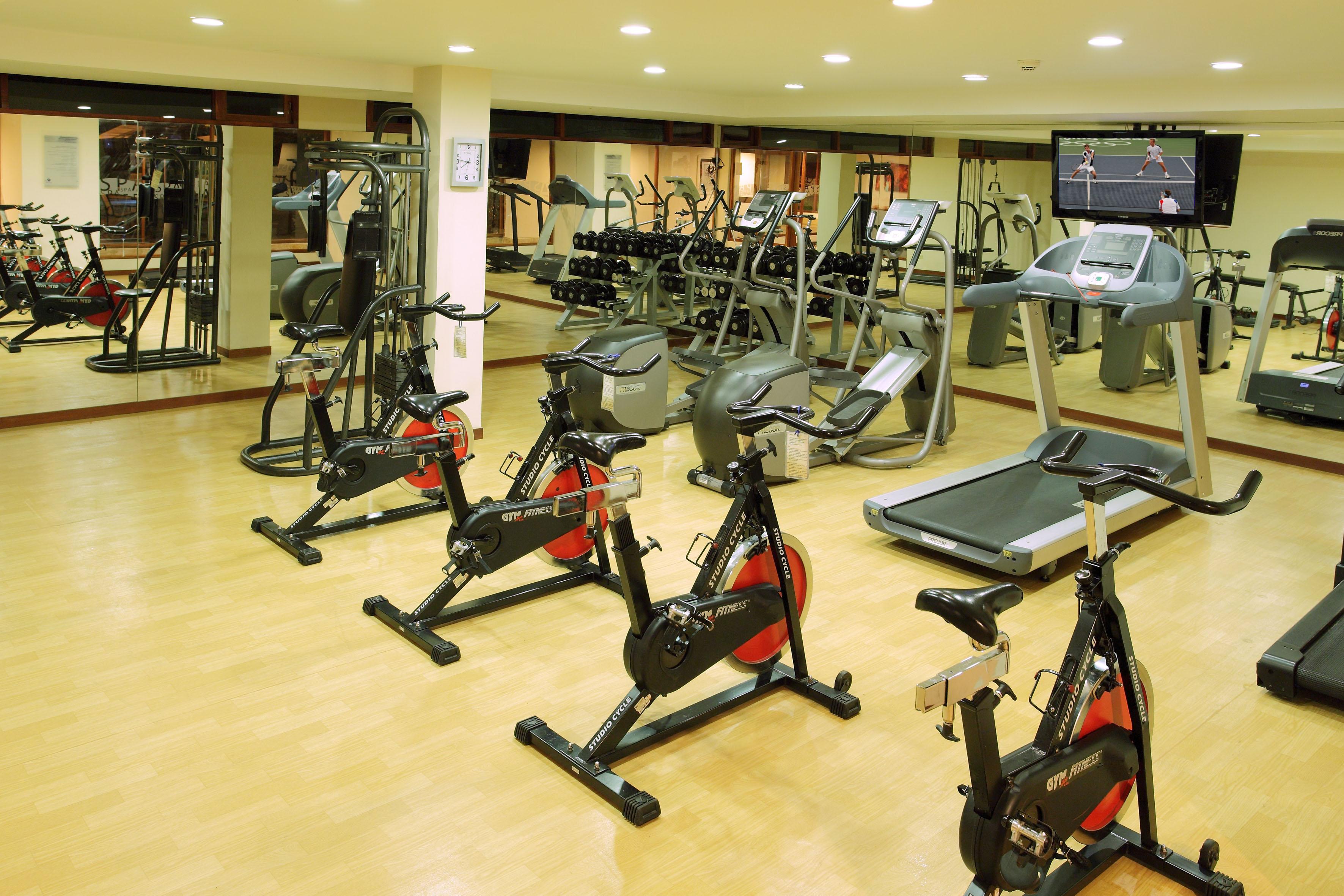Estelar Paipa Hotel Spa & Y Centro De Convenciones 외부 사진 A gym in a hotel