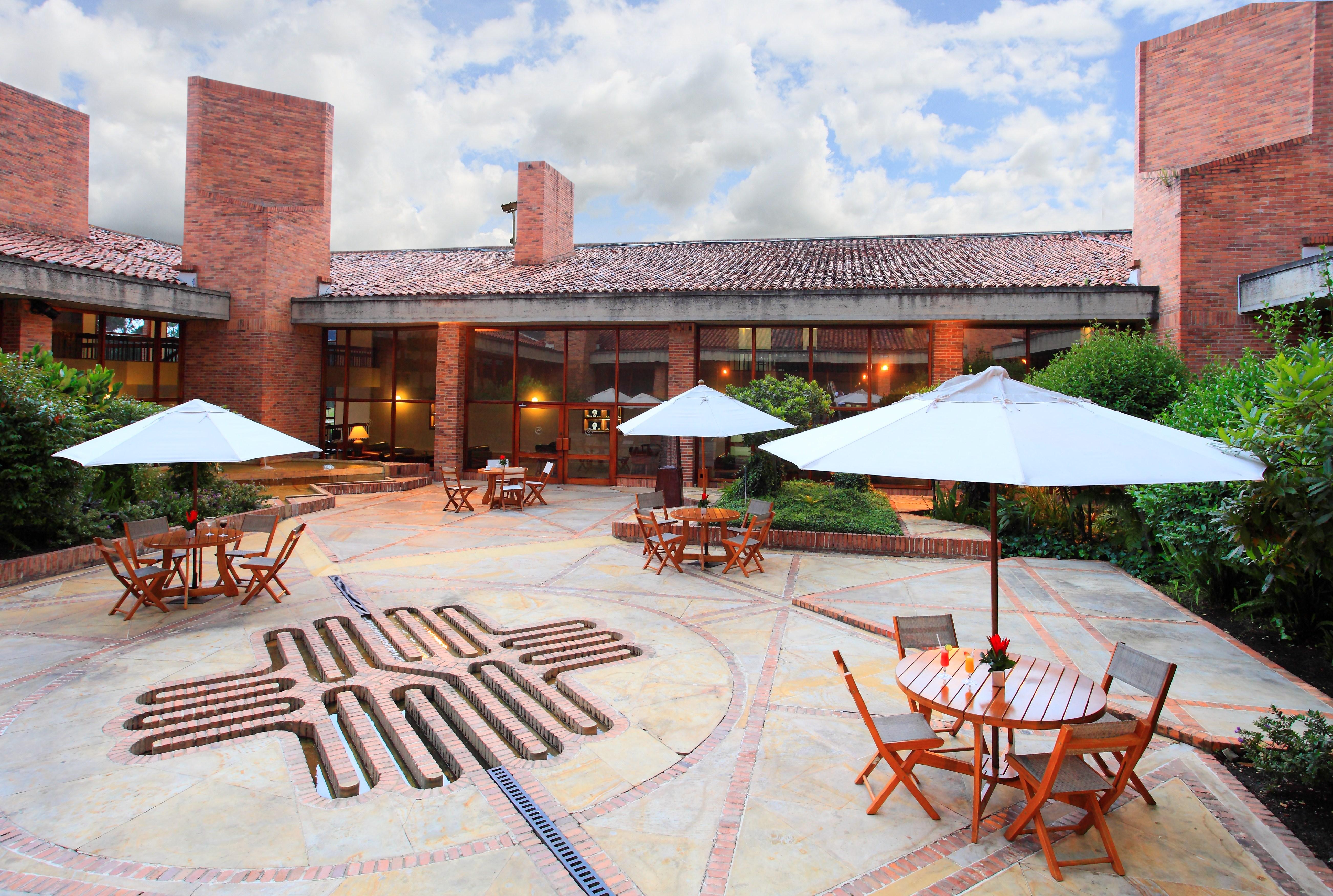 Estelar Paipa Hotel Spa & Y Centro De Convenciones 외부 사진 The patio at the hotel