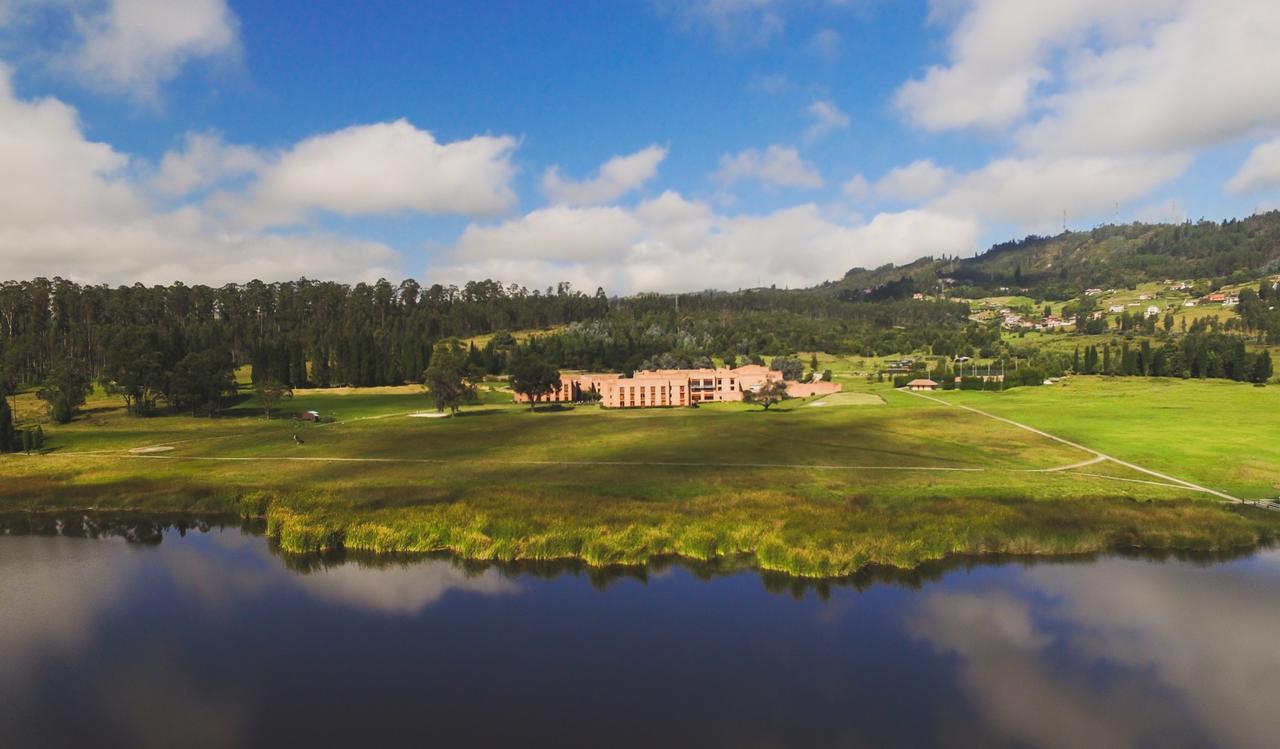 Estelar Paipa Hotel Spa & Y Centro De Convenciones 외부 사진 The 18th green at the 2015 U.S. Open